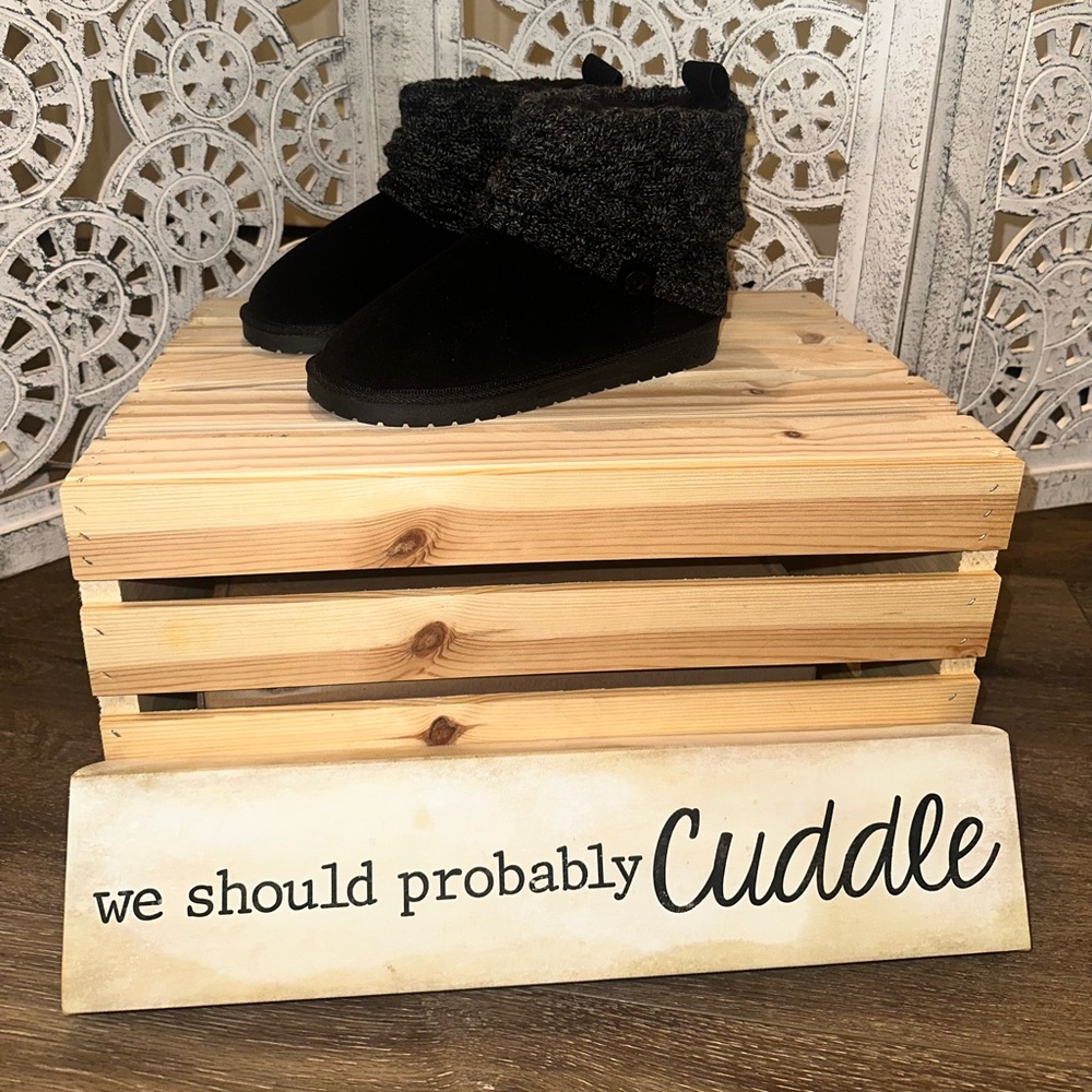 Muk Luk Black Heather Laurel Knit Boots